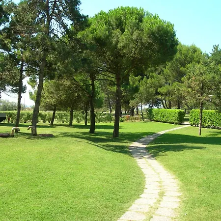 Nuovo Con Piscina E Garage ביביונה