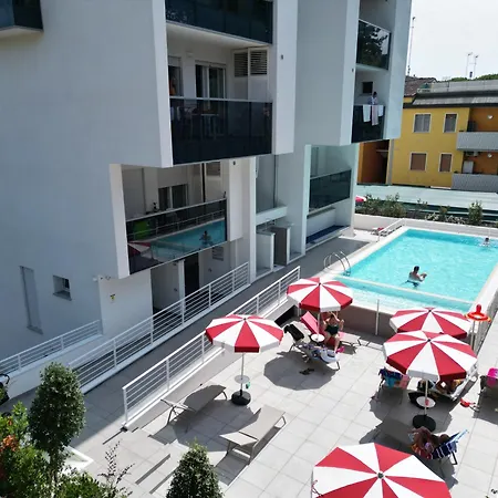 Nuovo Con Piscina E Garage דירה *