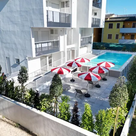 Apartamento Nuovo Con Piscina E Garage