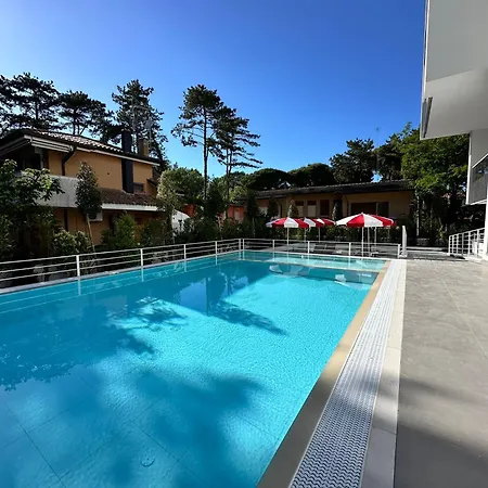 Lägenhet Nuovo Con Piscina E Garage *