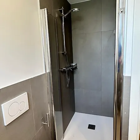 Apartamento Nuovo Con Piscina E Garage
