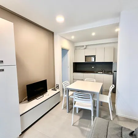 Lägenhet Nuovo Con Piscina E Garage