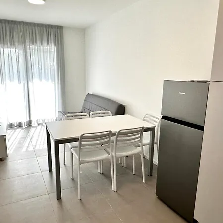 Nuovo Con Piscina E Garage Lägenhet