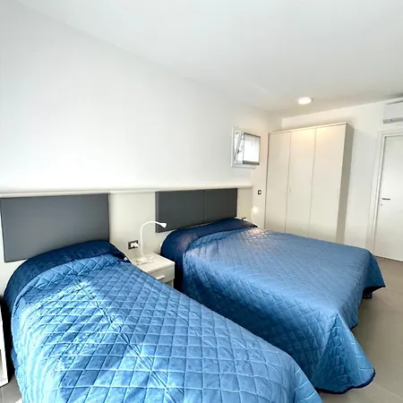 Lägenhet Nuovo Con Piscina E Garage *