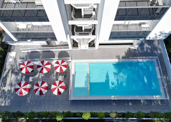 Nuovo Con Piscina E Garage *