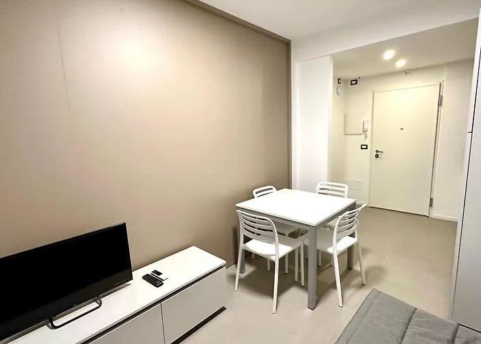 Nuovo Con Piscina E Garage