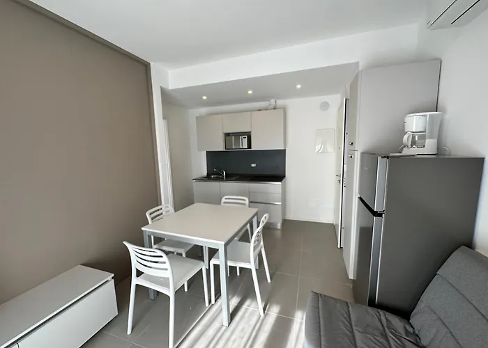 Lejlighed Nuovo Con Piscina E Garage