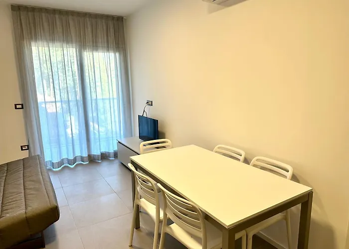 Lejlighed Nuovo Con Piscina E Garage *